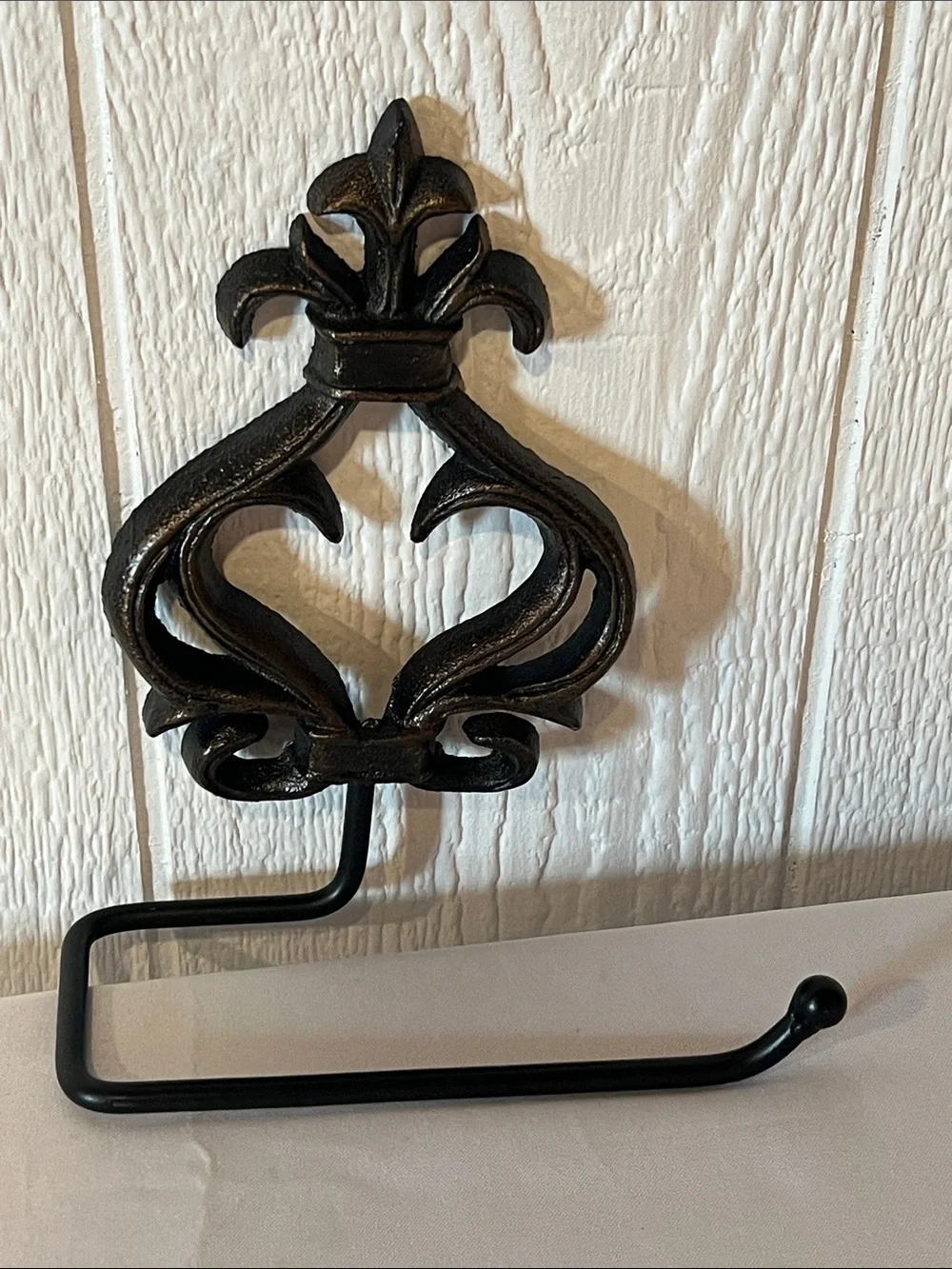 Decorative Black Cast Iron Wall Hook - Elegant Fleur Design